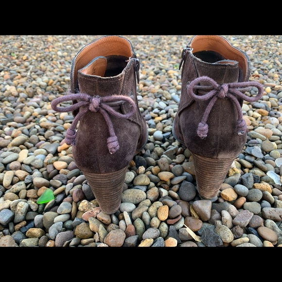 Lucky Brand Yamina Brown Suede Wedge Zip Ankle Booties - Picture 4 of 5